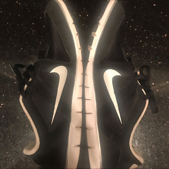 Nike sneakers - Picture 6 of 7